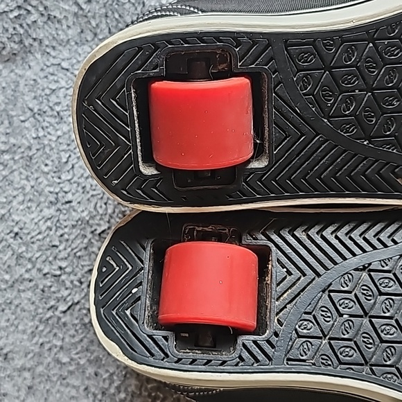 Heeleys Boys Kids 2Y - Picture 2 of 4